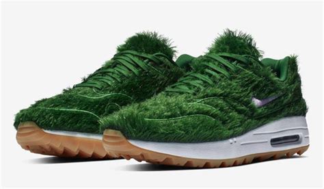 fake grass nike|nike air max golf grass.